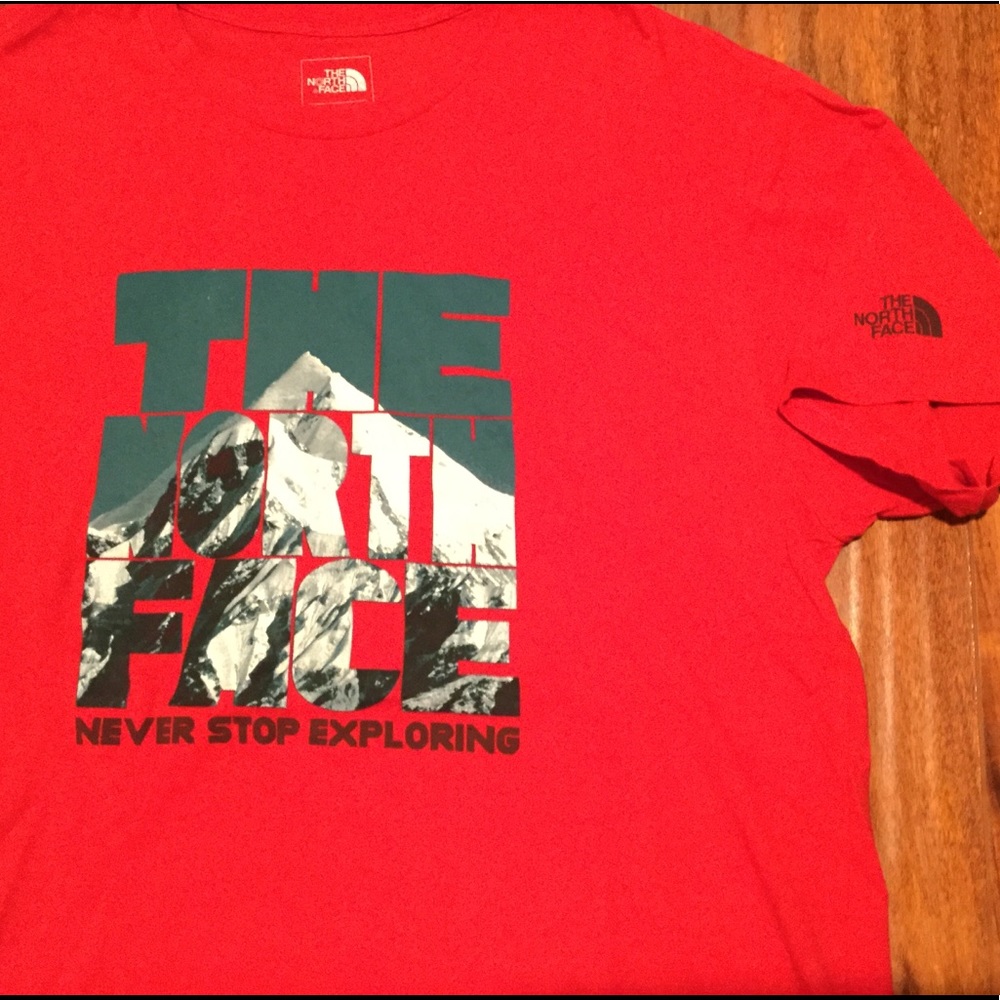 The North Face mountain logo t shirt men’s xl